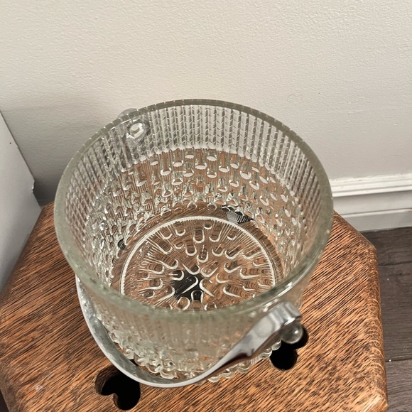 Elegant Glass Ice Bucket with Silver Handle - Picture 3 of 6